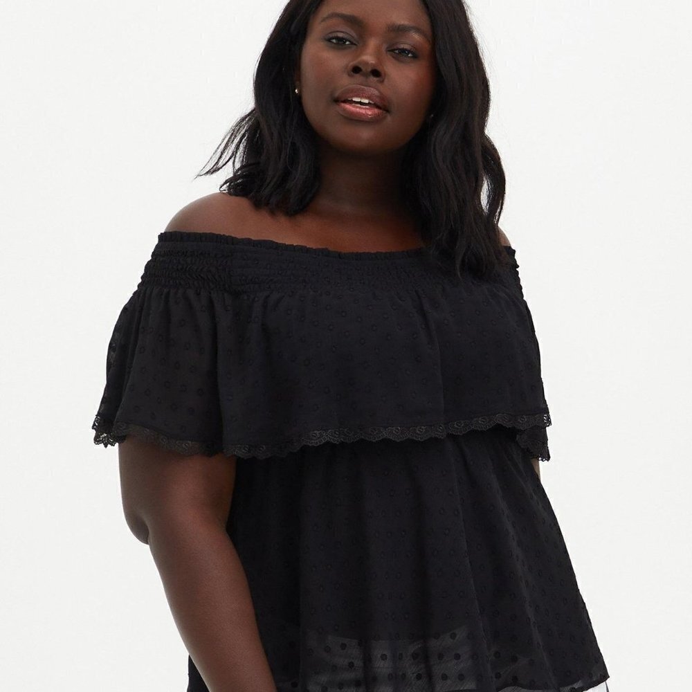 Torrid - Swiss Dot Off-Shoulder Top in Deep Black​​​​​​​​​​